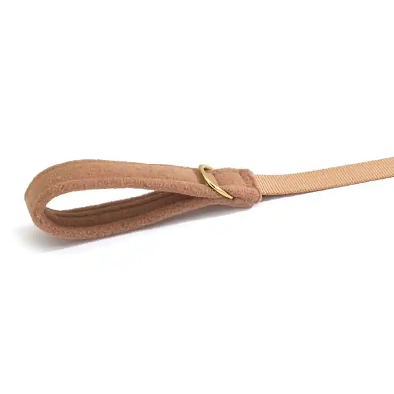 Tan padded fleece handle on 6' leash