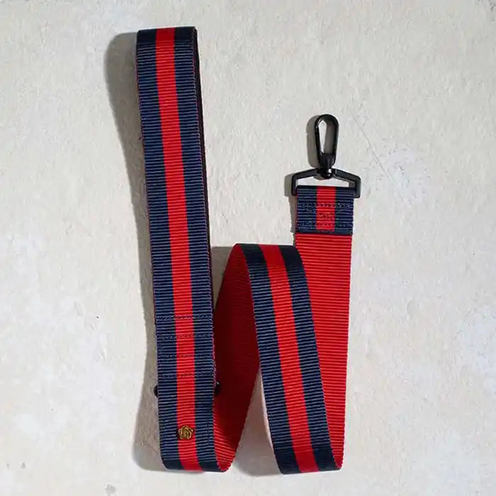 saint rue the padded city leash - honore (navy and red)